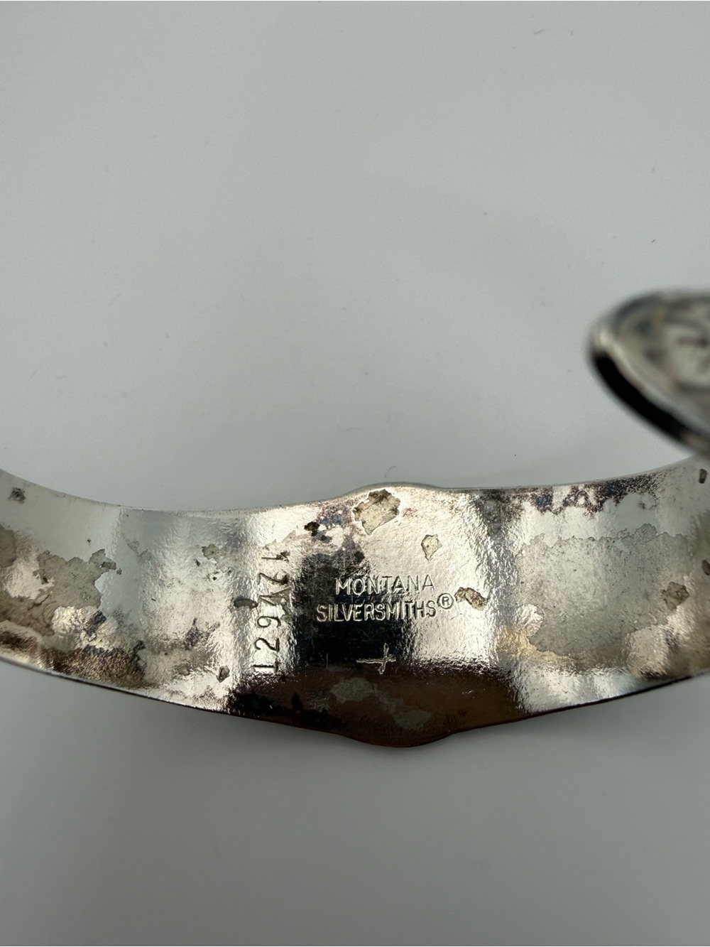 Montana Silversmiths Four Leaf Clover Engraved Silver Tone Cuff Bracelet Western - Picture 4 of 4
